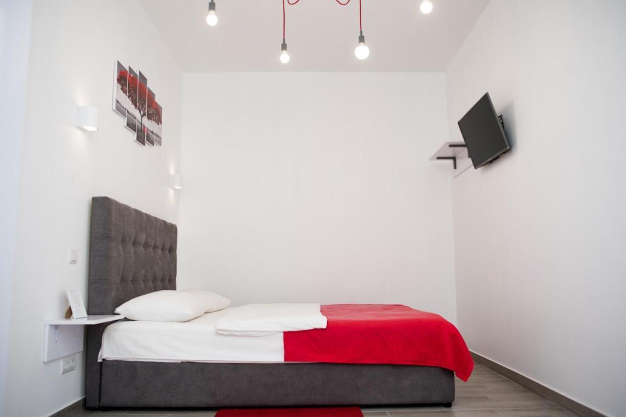 Deluxe Apartment In Old City Center Lviv Exterior photo