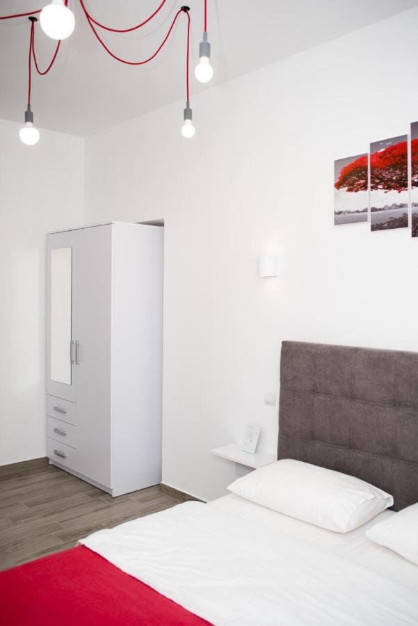 Deluxe Apartment In Old City Center Lviv Exterior photo